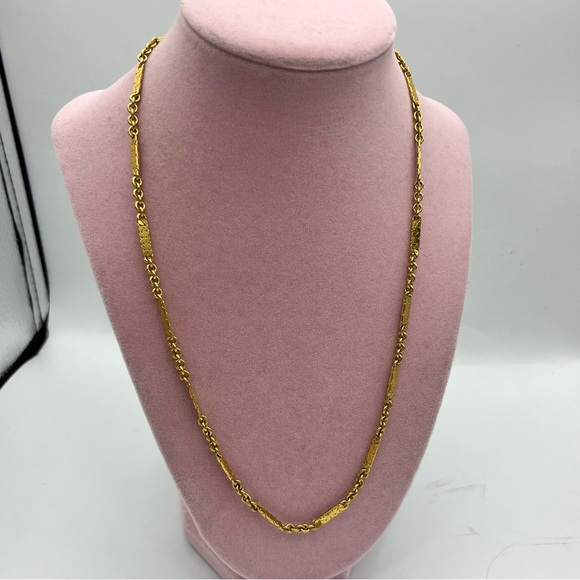 Vintage unique Classic Gold tone Chain Necklace - Picture 2 of 6